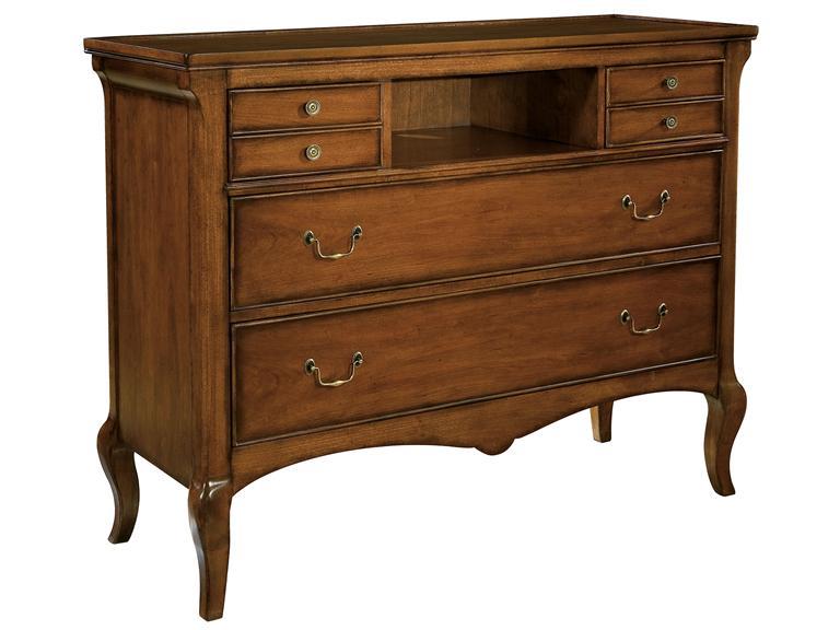 Howard Miller 940115CN Chestnut- Entertainment Dresser - фото 1